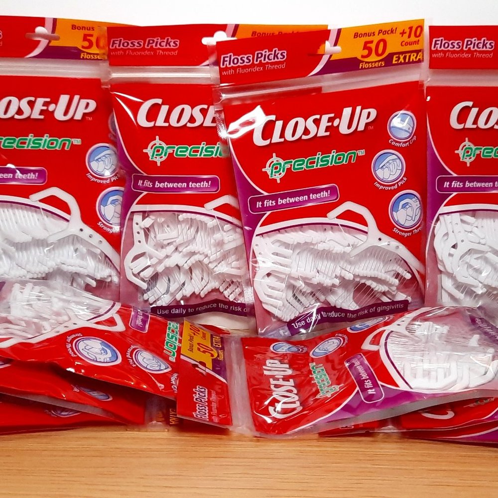 Close-Up Precision Floss Picks with Fluoridex Thread Comfort Grip (10 Pack X 60)